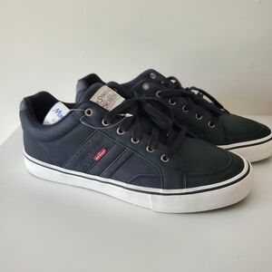 Levi’s Navy Low Top Sneakers – Classic Casual Canvas Shoes